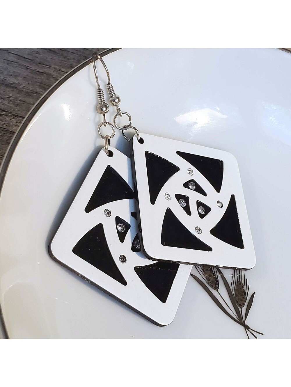 Vintage Y2K White Black Lucite Austrian Crystal Large Diamond Rhombus Earrings - Picture 10 of 10